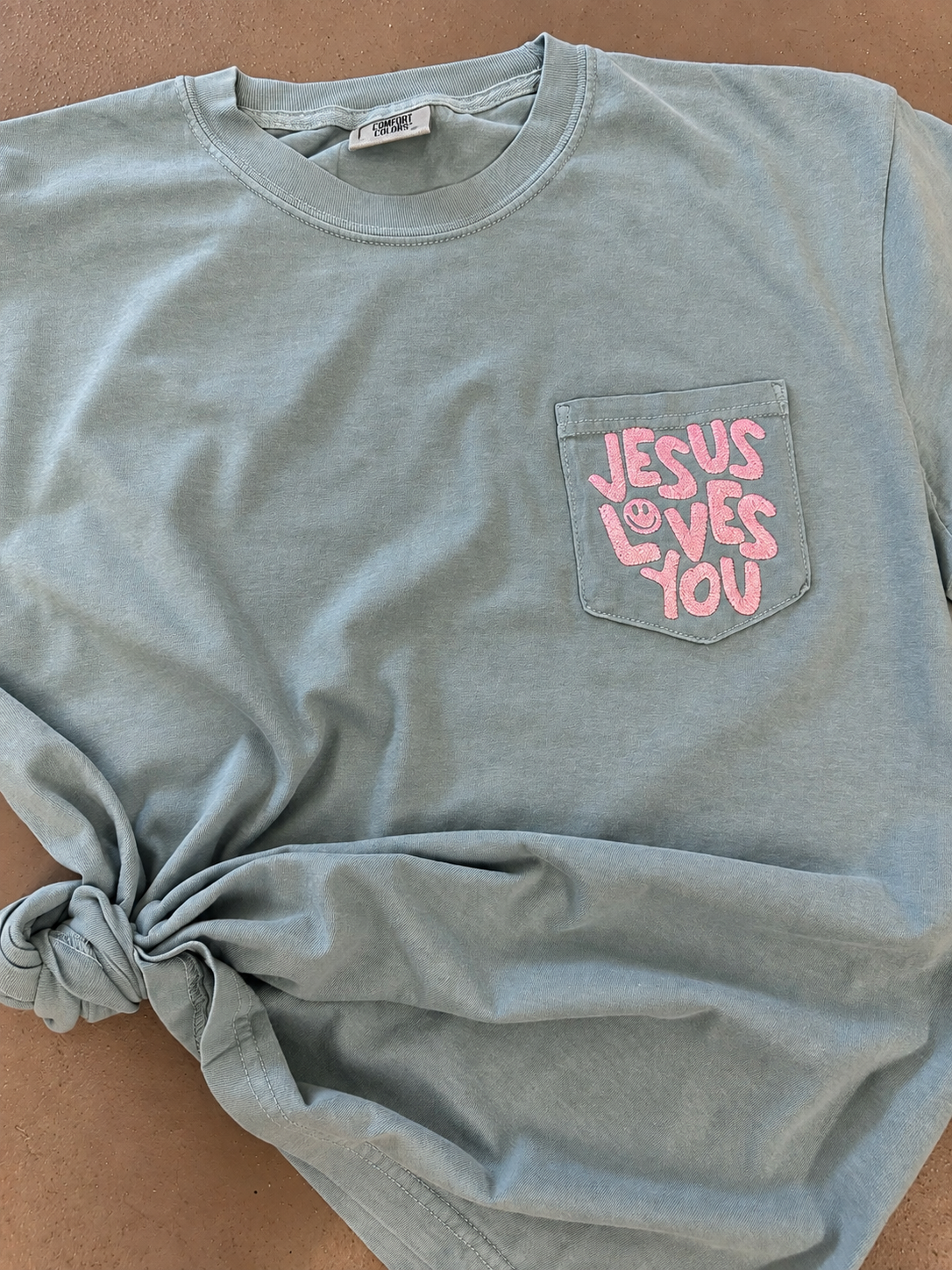 JESUS LOVES YOU